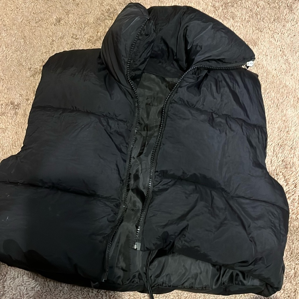 Cropped puffer vest